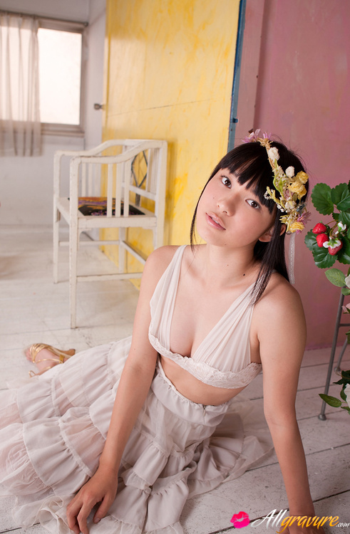 Asian Porn White Dress - Tomoe Yamanaka Asian in white dress is beautiful like summer days