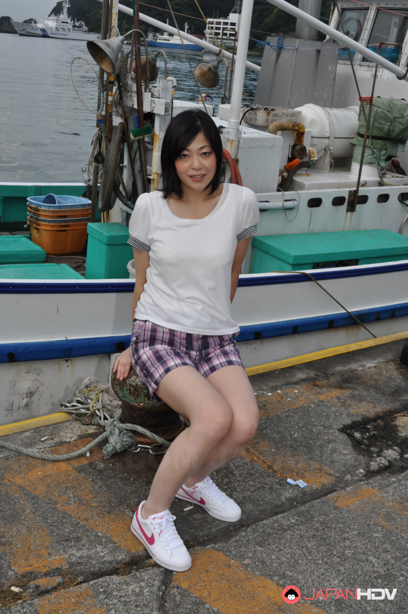 Asian Woman Rika Shibuki - Japanese lady Rika Shibuki posing outdoors